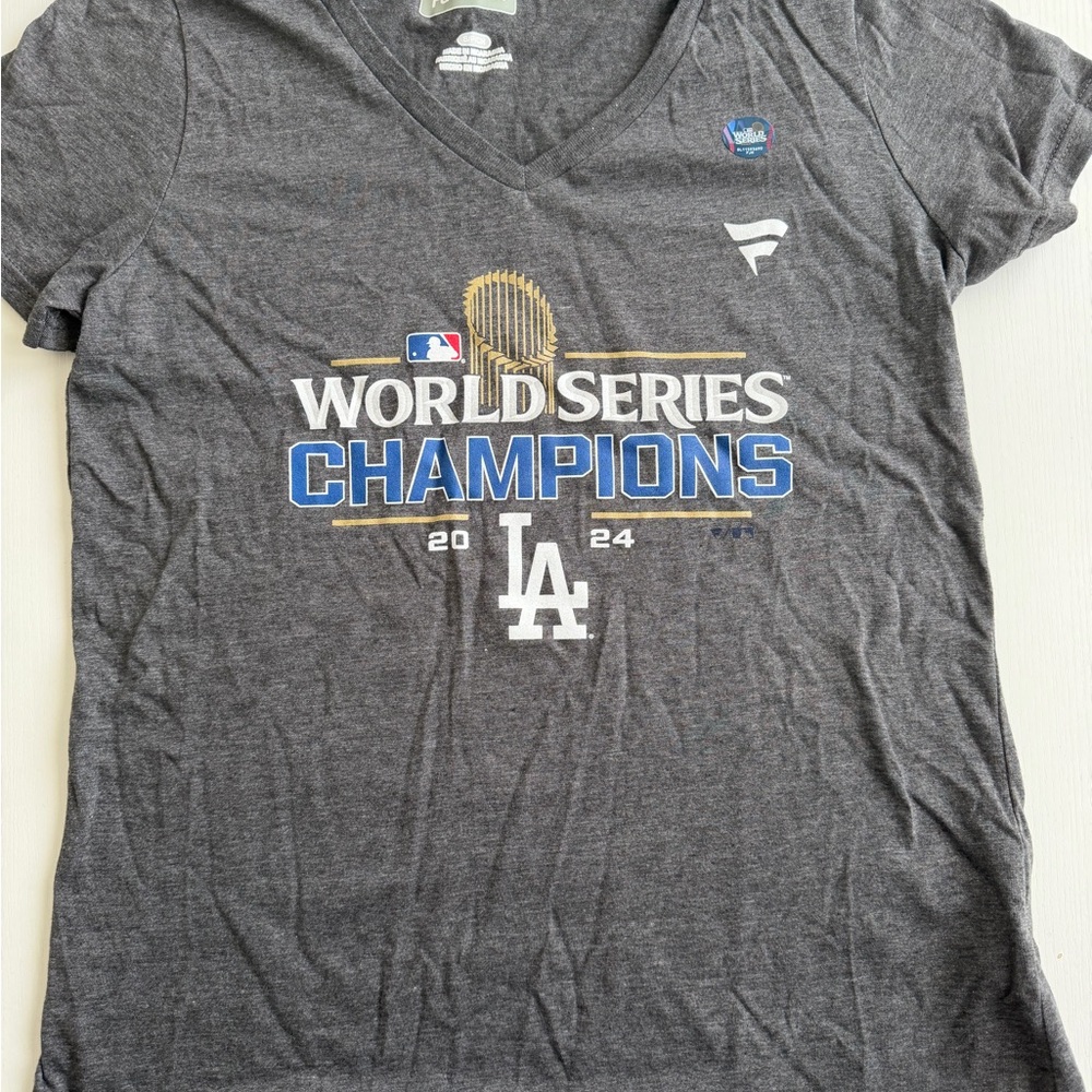 Gray Dodgers Authentic World Series Champions T-Shirt Never worn/ New, new